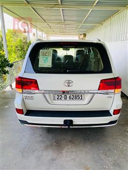 تۆیۆتا لاند کروزەر